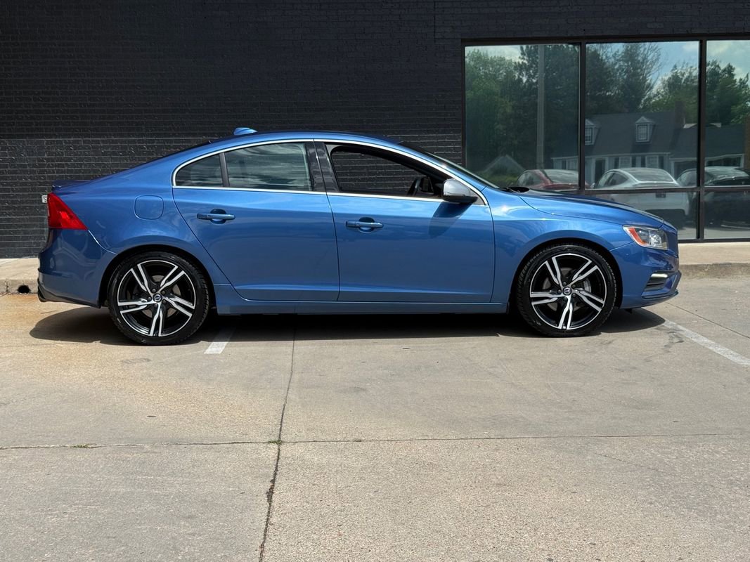 Used 2017 Volvo S60 T6 R-Design Platinum AWD/4WD image 11