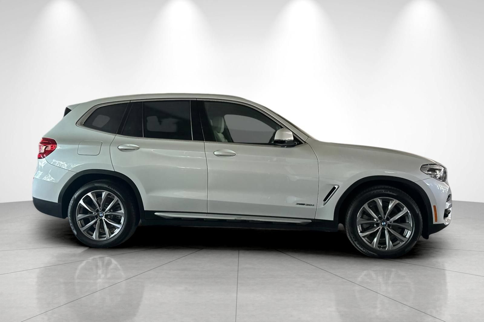 Used 2018 BMW X3 xDrive30i AWD/4WD image 2