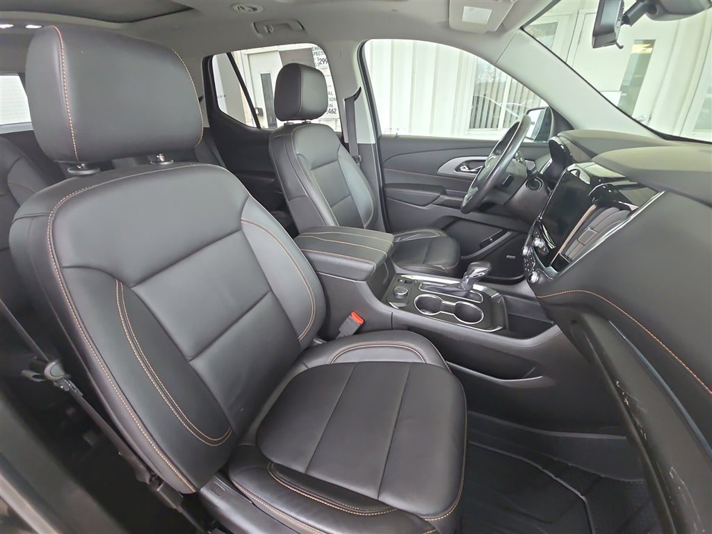 Used 2021 Chevrolet Traverse RS w/ LPO, Floor Liner Package image 28