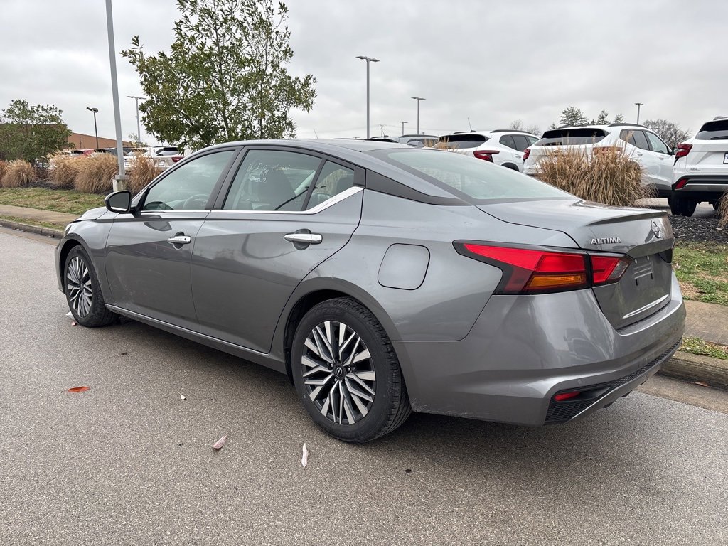 Used 2023 Nissan Altima 2.5 SV image 6