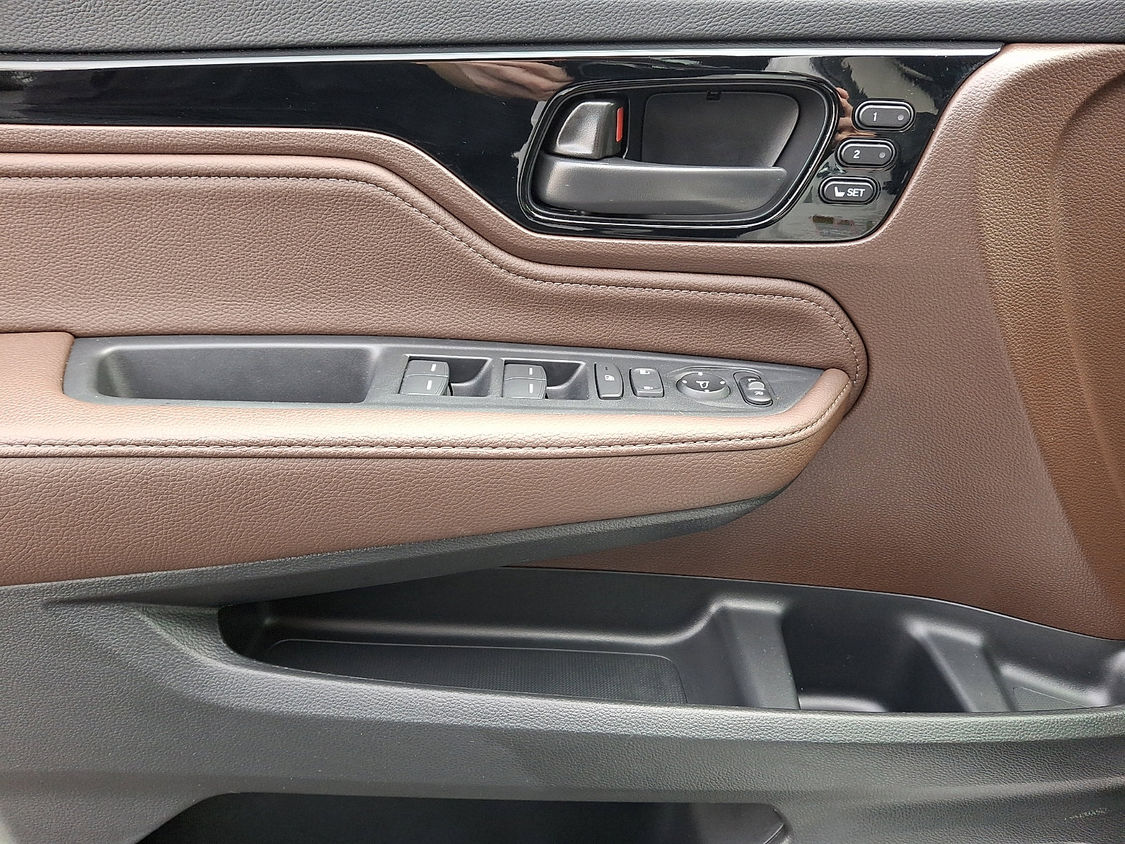 Certified 2025 Honda Odyssey Touring image 11