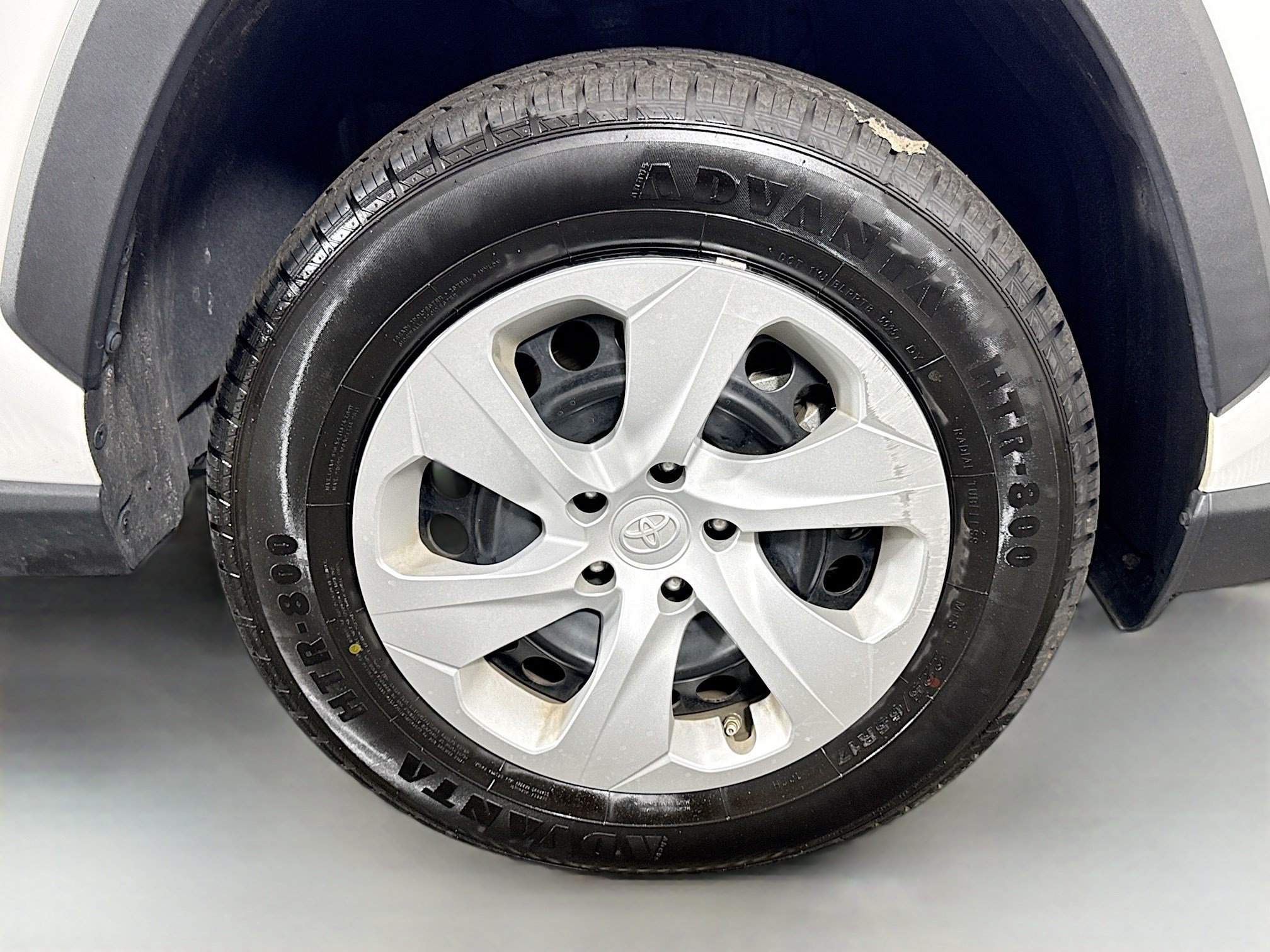 Used 2024 Toyota RAV4 LE FWD image 31