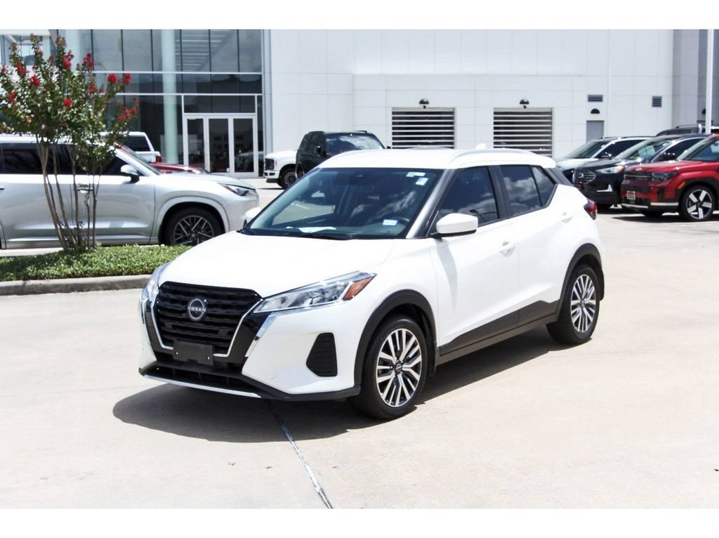 Used 2022 Nissan Kicks SV FWD image 3