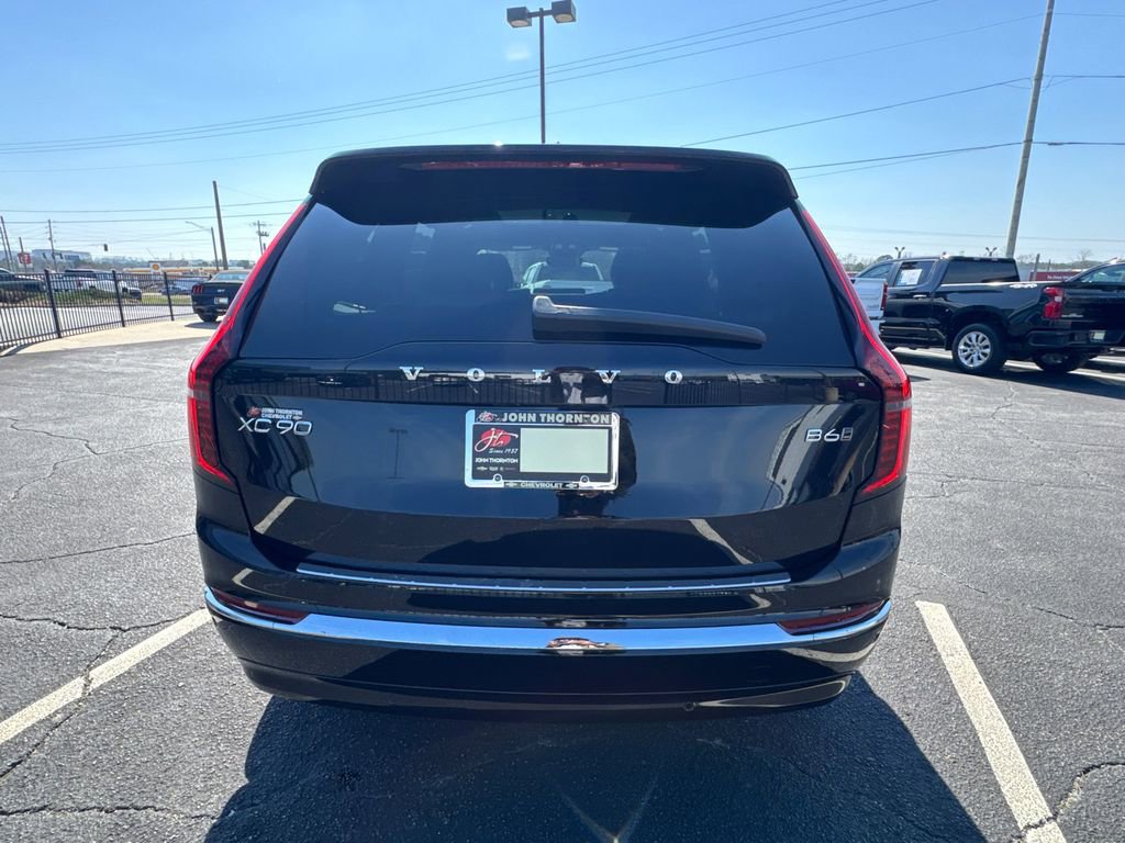 Used 2025 Volvo XC90 B6 Ultra w/ Lounge Package image 7