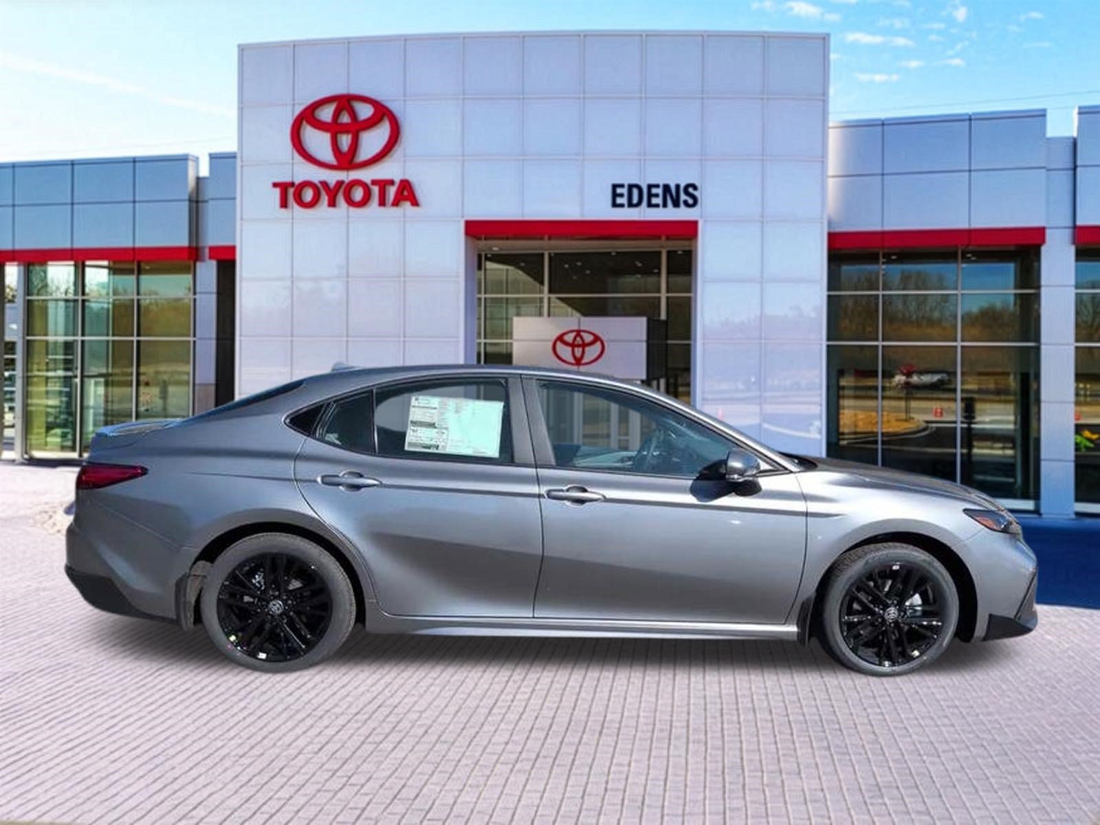New 2026 Toyota Camry SE AWD/4WD image 2