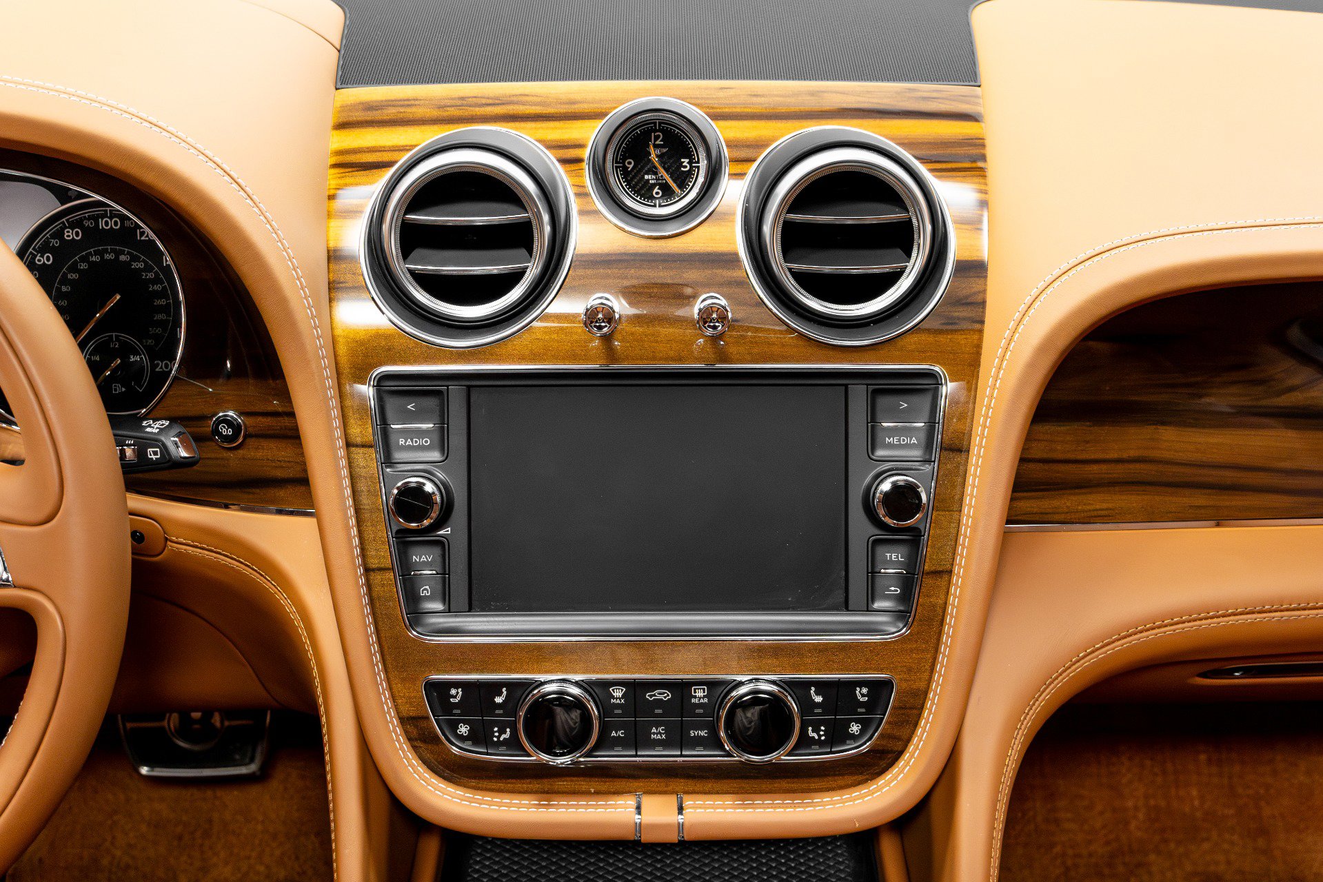 Used 2019 Bentley Bentayga image 32