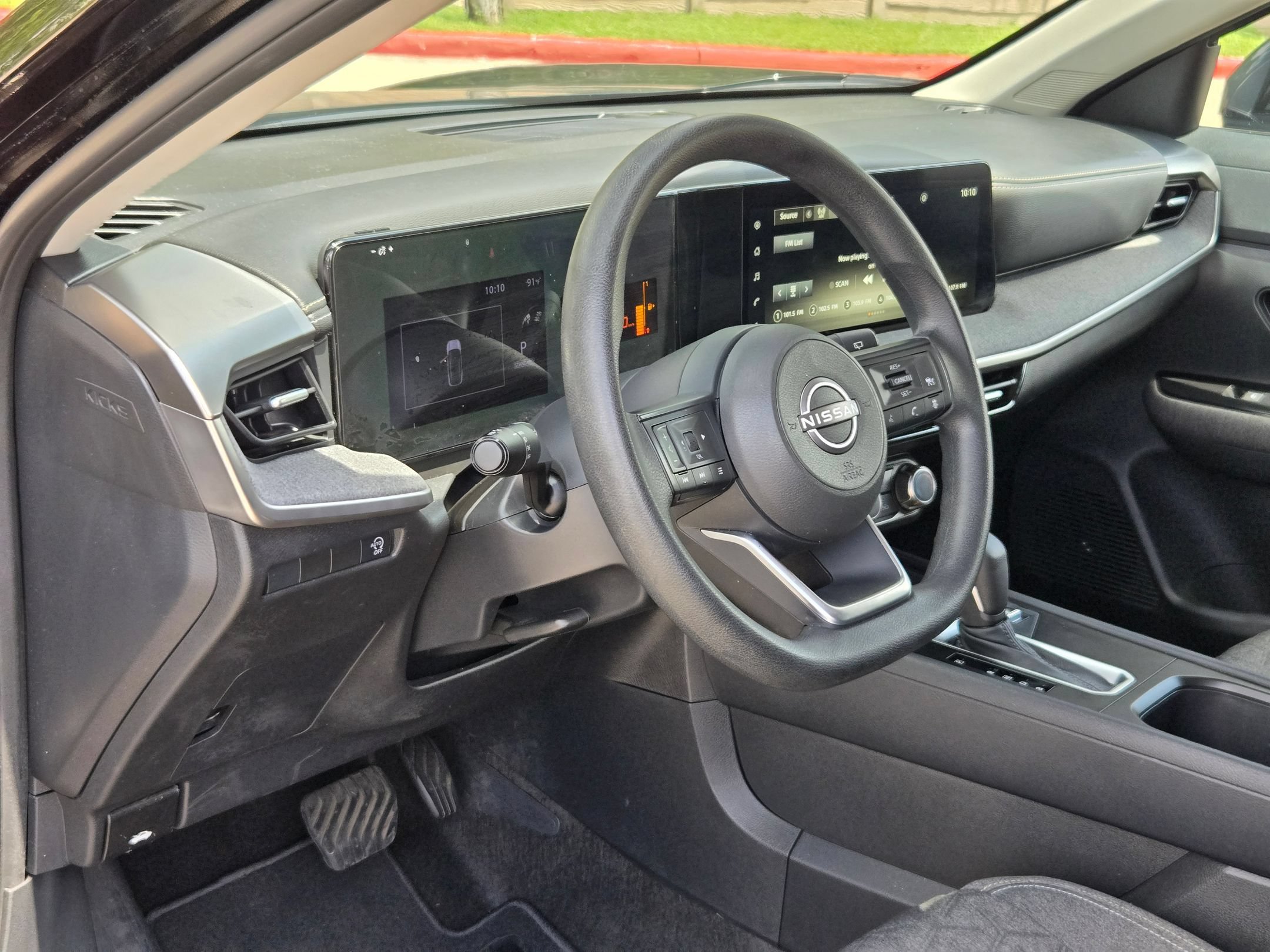Used 2025 Nissan Kicks SV FWD image 12