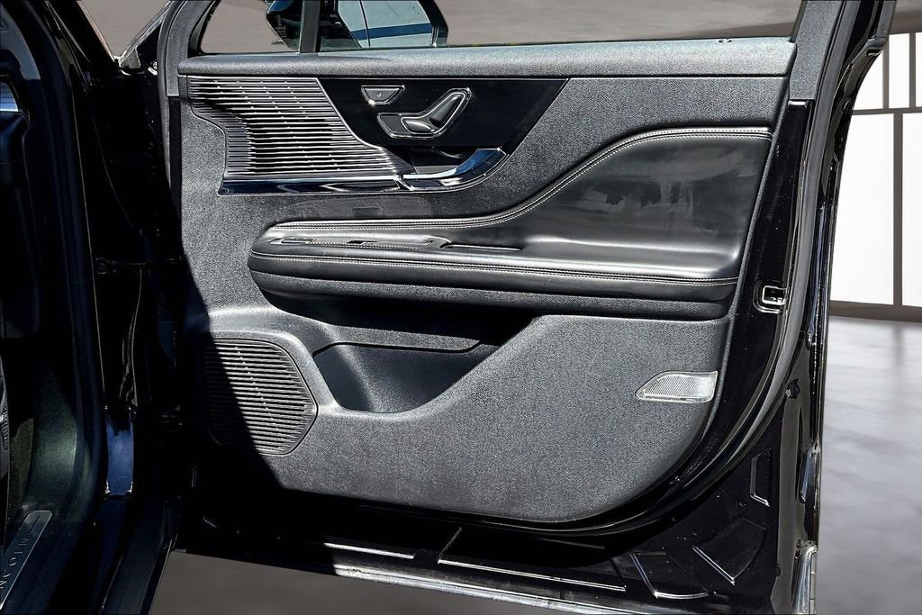 Used 2020 Lincoln Corsair AWD w/ Premium Package image 27