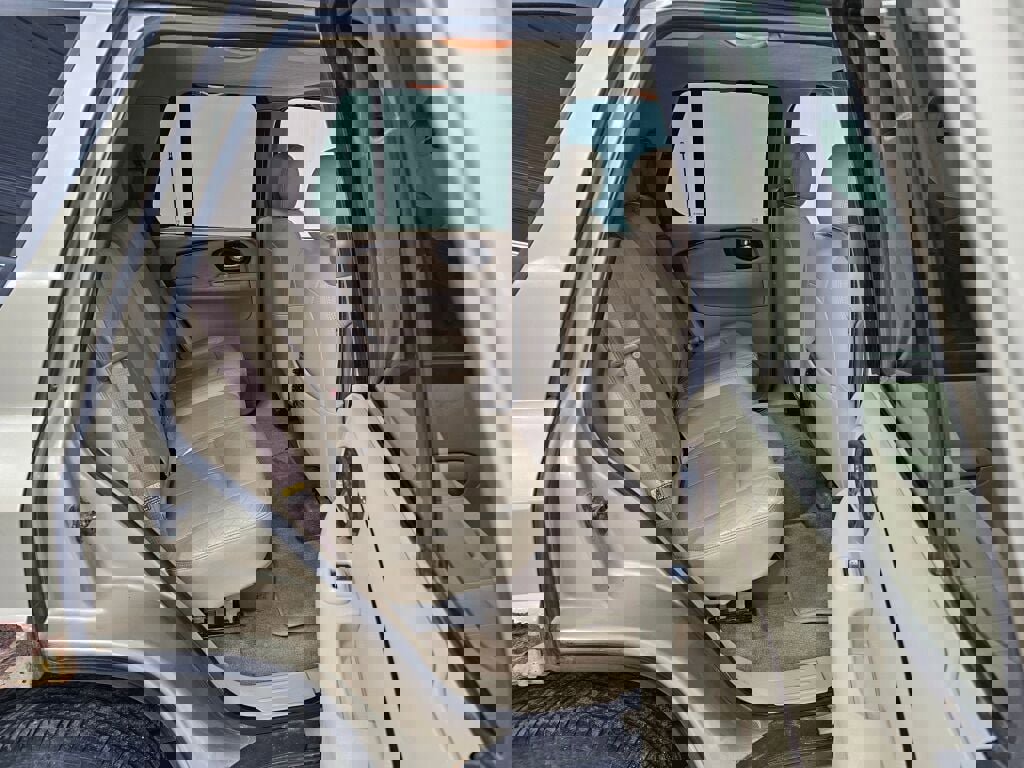 Used 2004 Buick Rainier CXL image 6