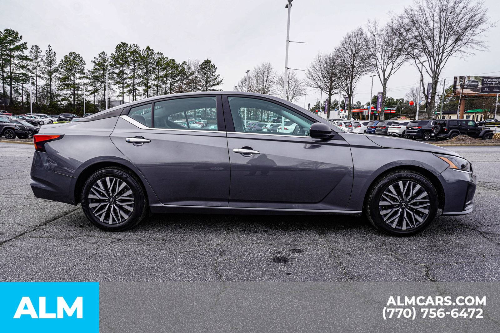 Used 2024 Nissan Altima 2.5 SV image 10