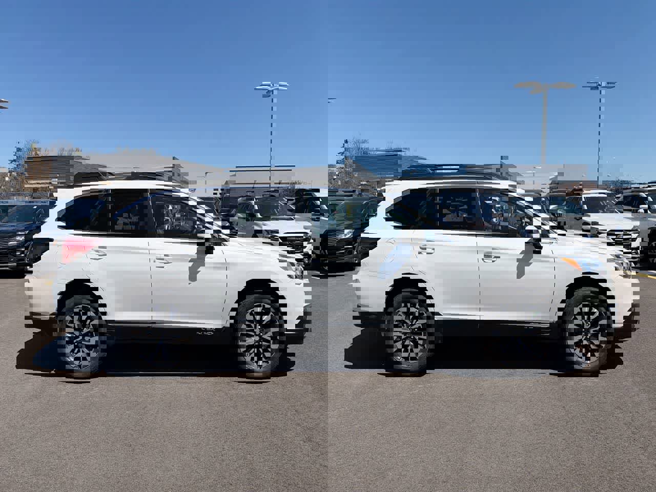 Used 2017 Subaru Outback 3.6R Limited image 14