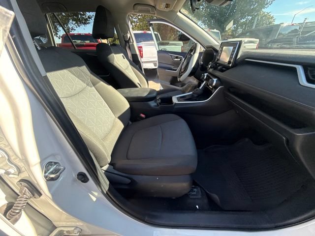 Used 2022 Toyota RAV4 XLE w/ Carpet Mat Package (TMS) AWD/4WD image 8