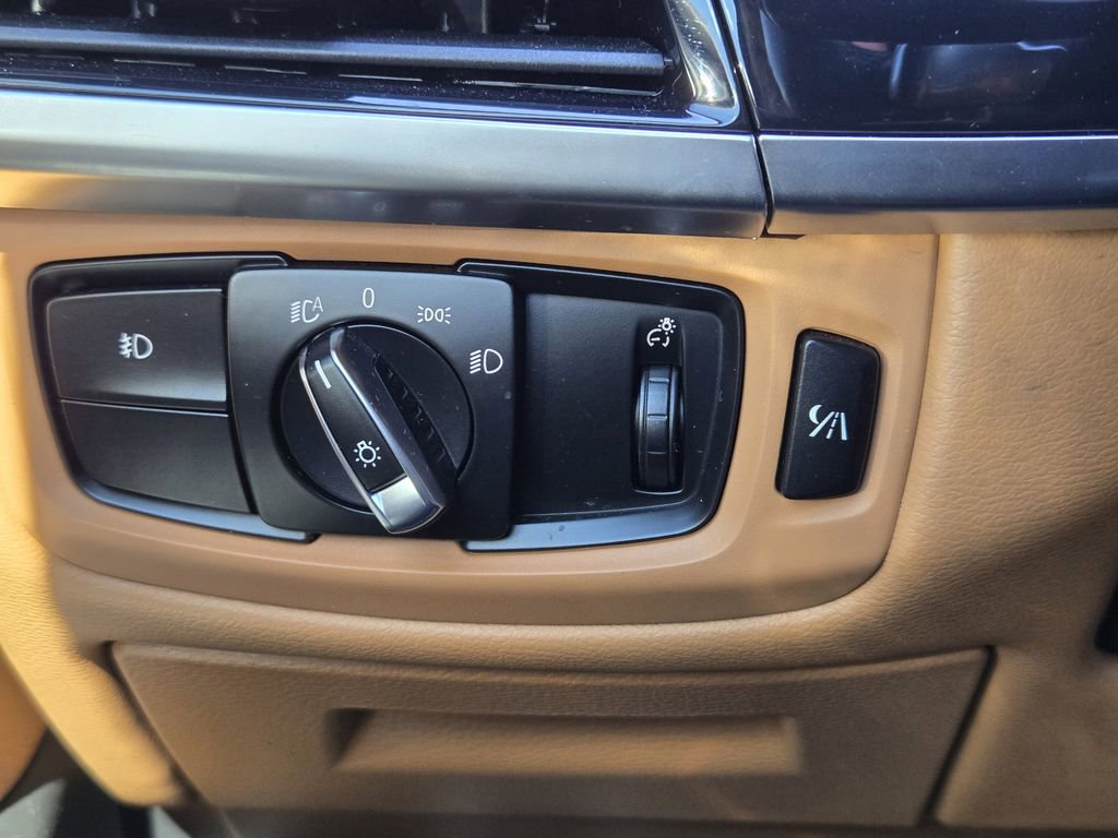 Used 2018 BMW X6 xDrive50i w/ M Sport Package image 23