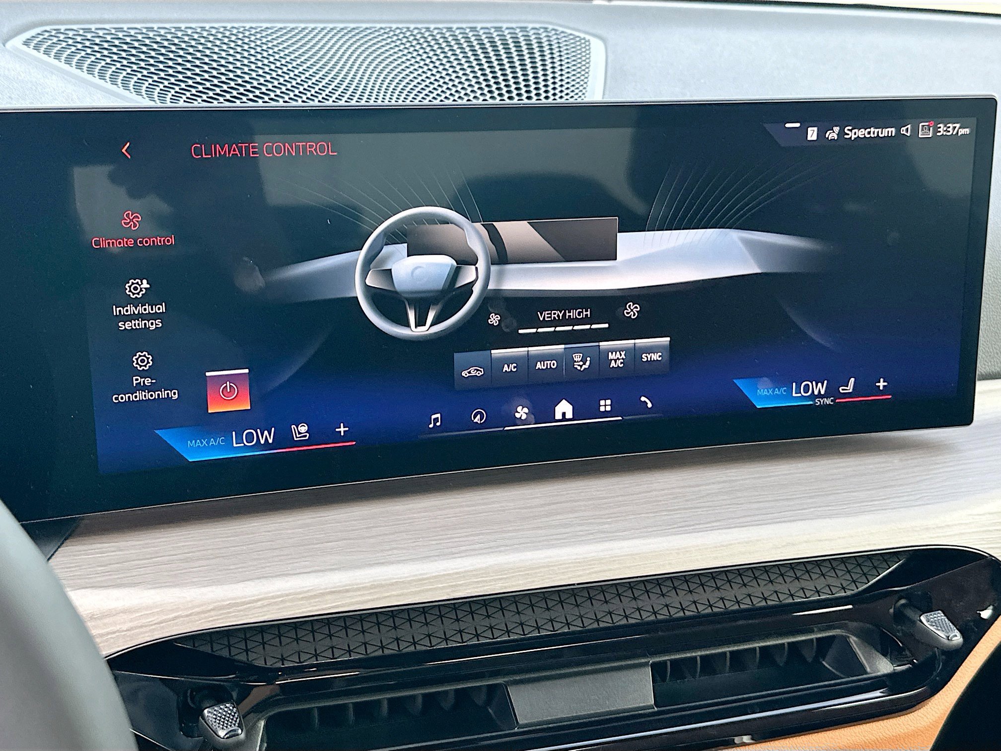 New 2026 BMW 330i Sedan w/ Premium Package image 13