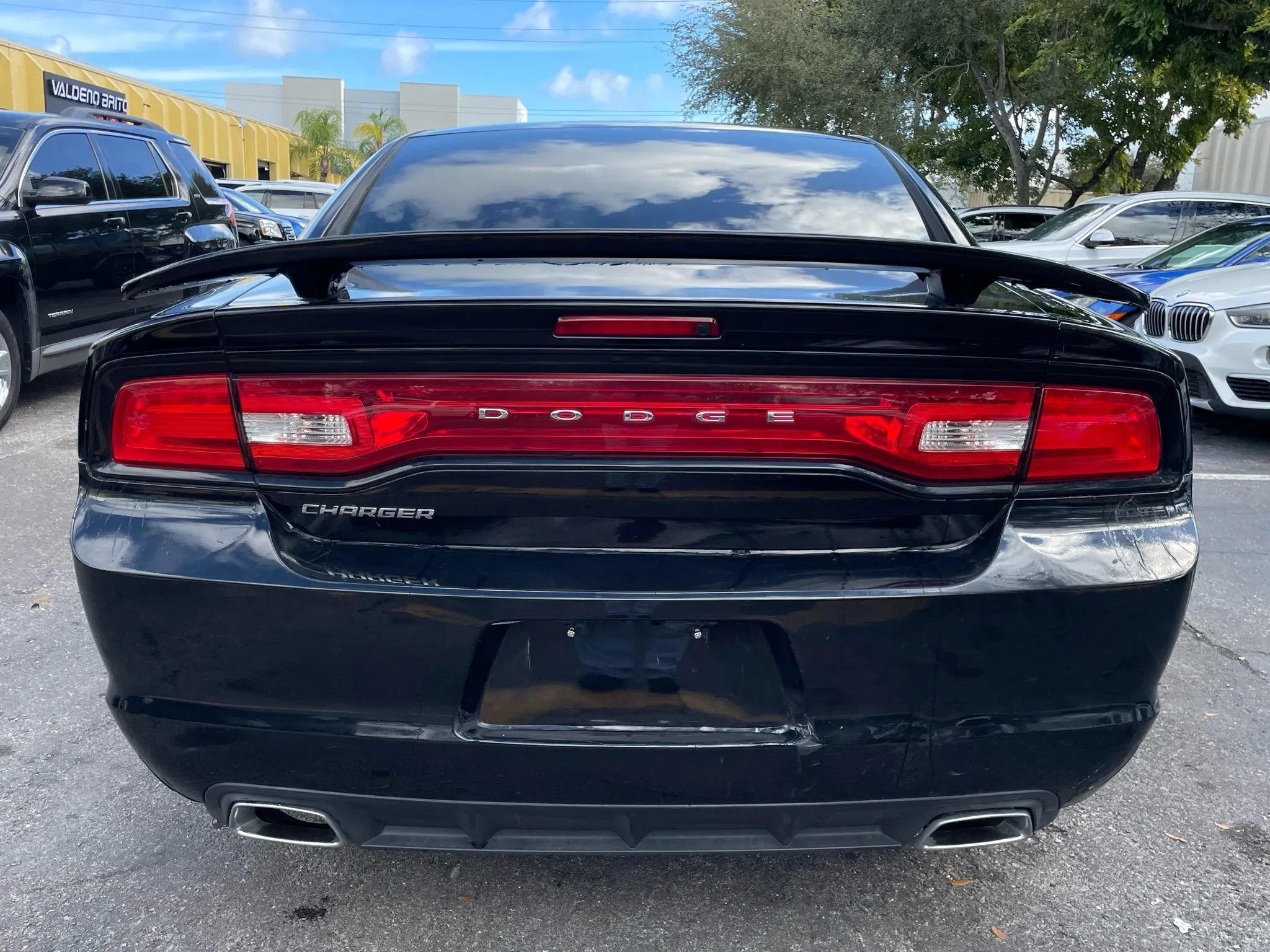 Used 2013 Dodge Charger SE RWD image 11
