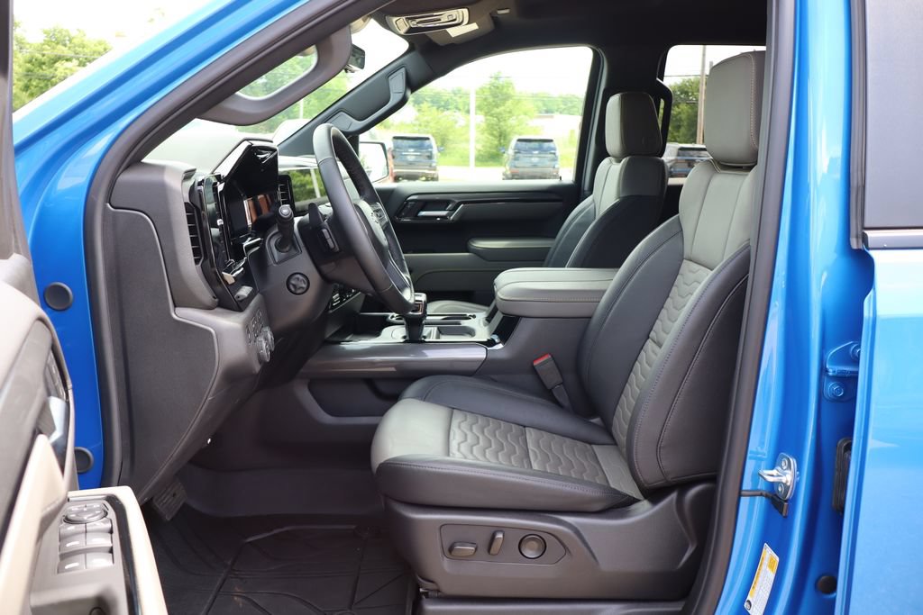Used 2026 Chevrolet Silverado 1500 ZR2 AWD/4WD image 16