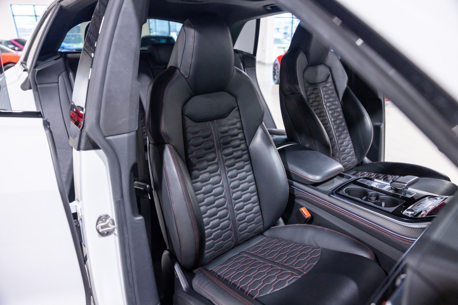 Used 2024 Audi RS Q8 AWD/4WD image 31