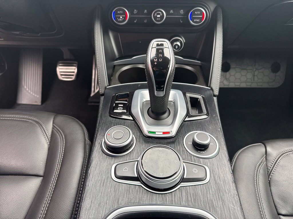 Used 2023 Alfa Romeo Stelvio Sprint AWD/4WD image 44
