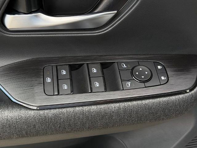 New 2026 Nissan Kicks SV w/ Cold Weather Package FWD image 18