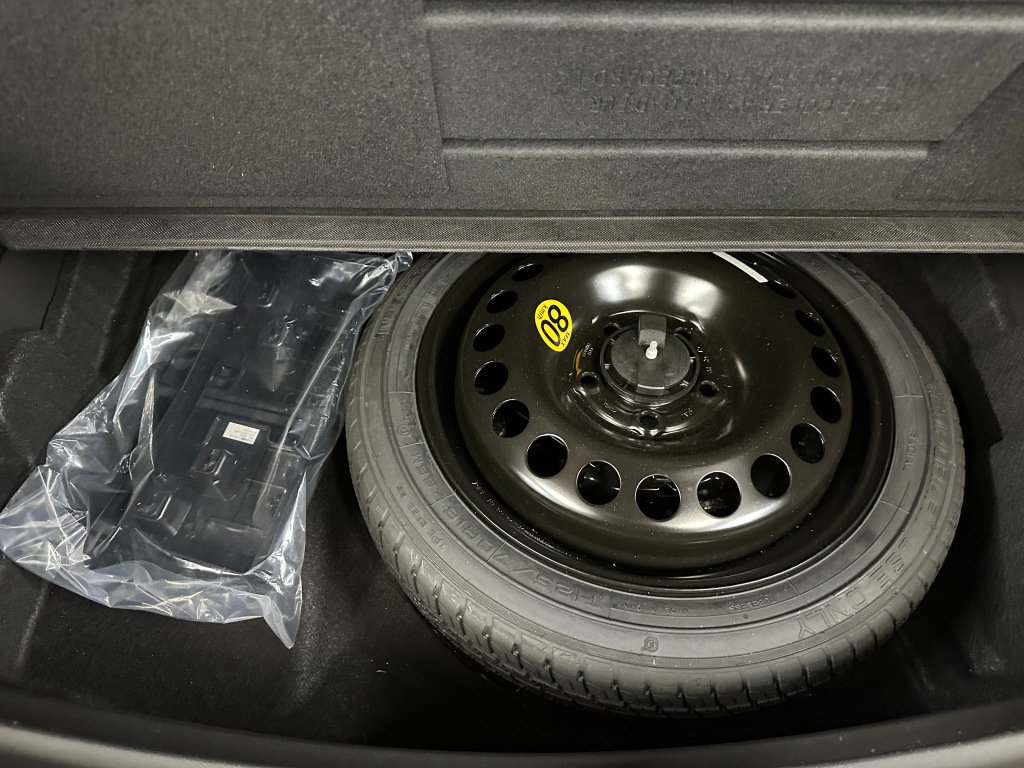 Used 2023 Buick Encore GX Essence w/ Experience Buick Package image 25