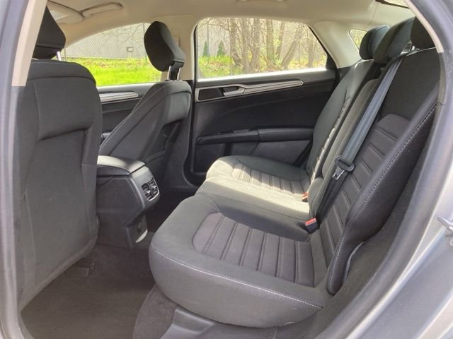 Used 2020 Ford Fusion SE FWD image 21
