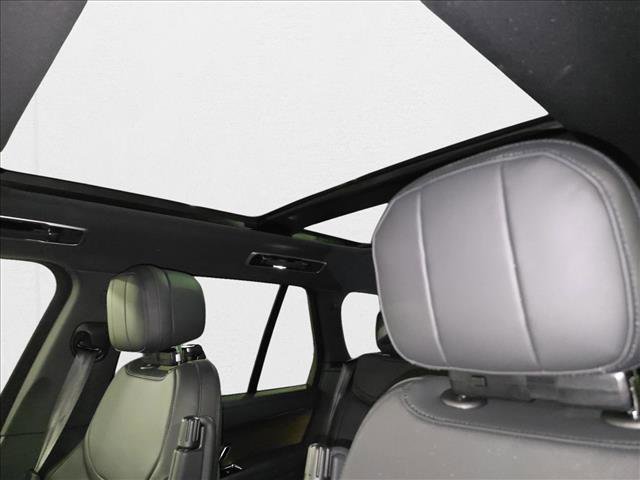 New 2025 Land Rover Range Rover SE image 29