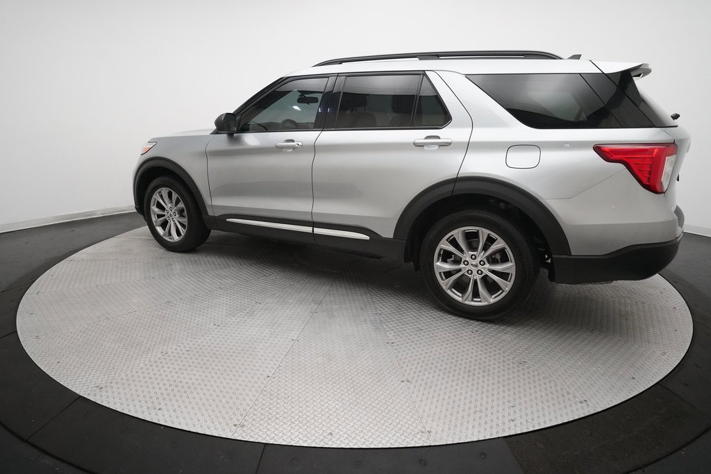 Used 2023 Ford Explorer XLT w/ Equipment Group 202A image 12