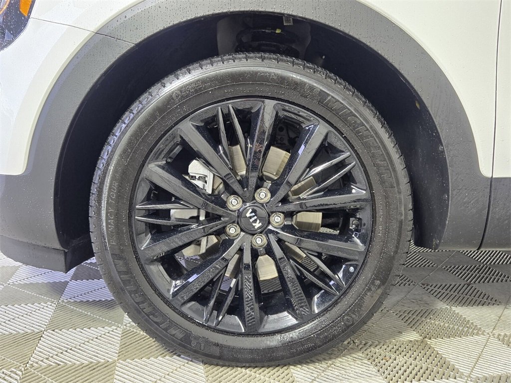 Used 2021 Kia Telluride SX w/ SX Prestige Package image 5