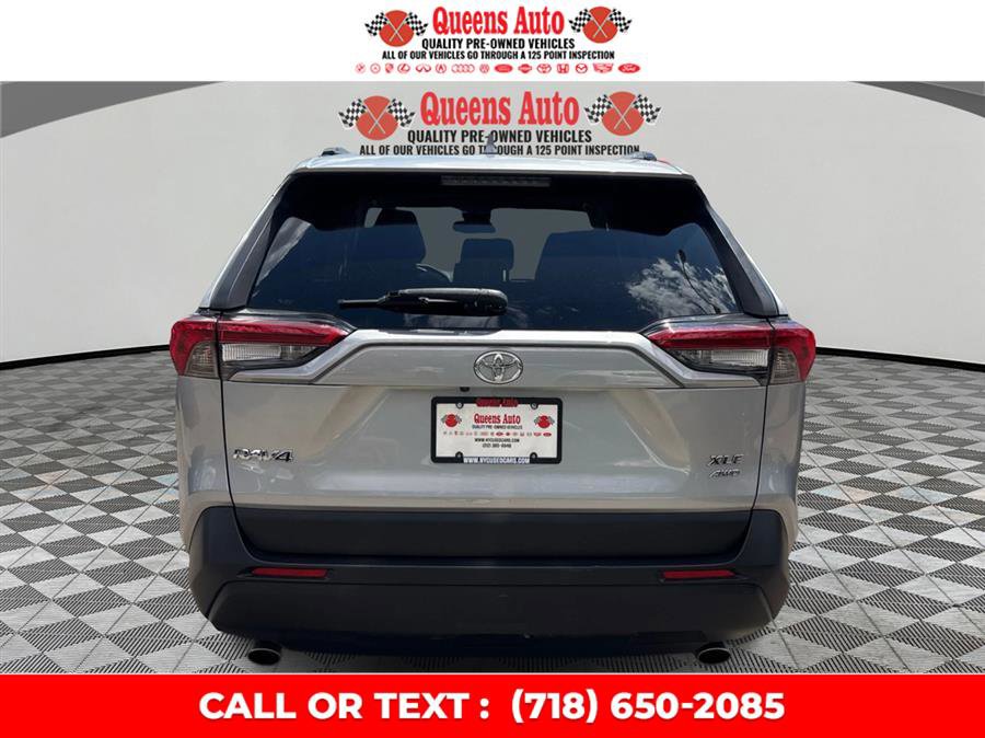 Used 2019 Toyota RAV4 XLE w/ All Weather Liner Package AWD/4WD image 5