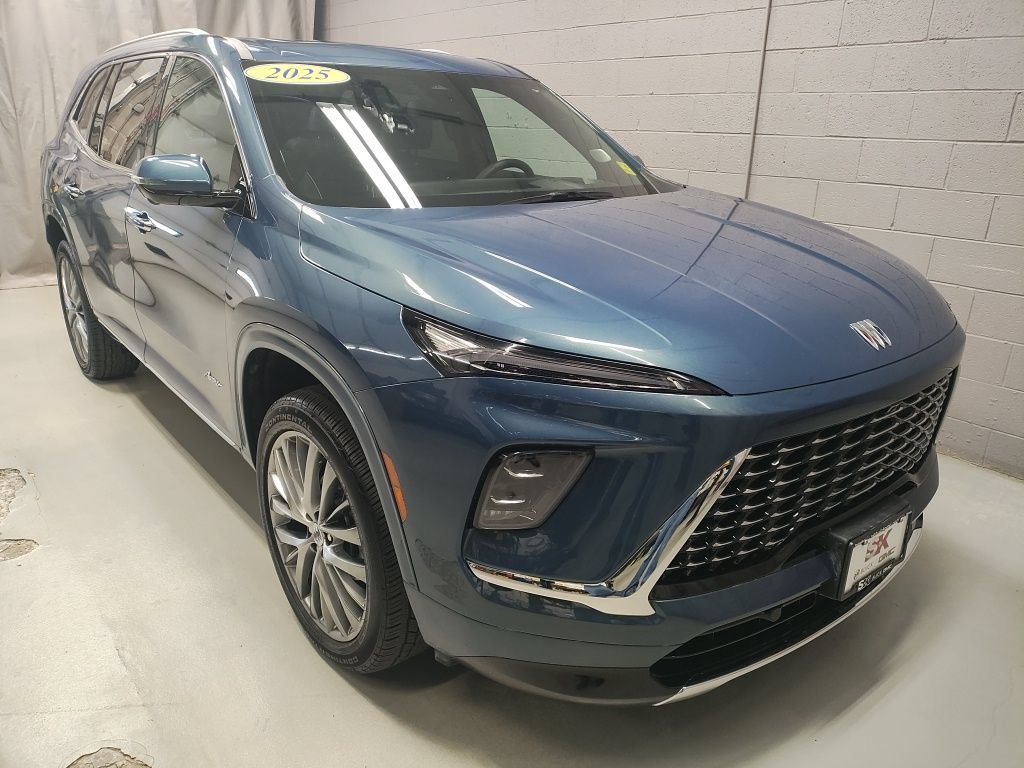 Certified 2025 Buick Enclave Avenir w/ Trailering Package, 5000 lbs. image 5