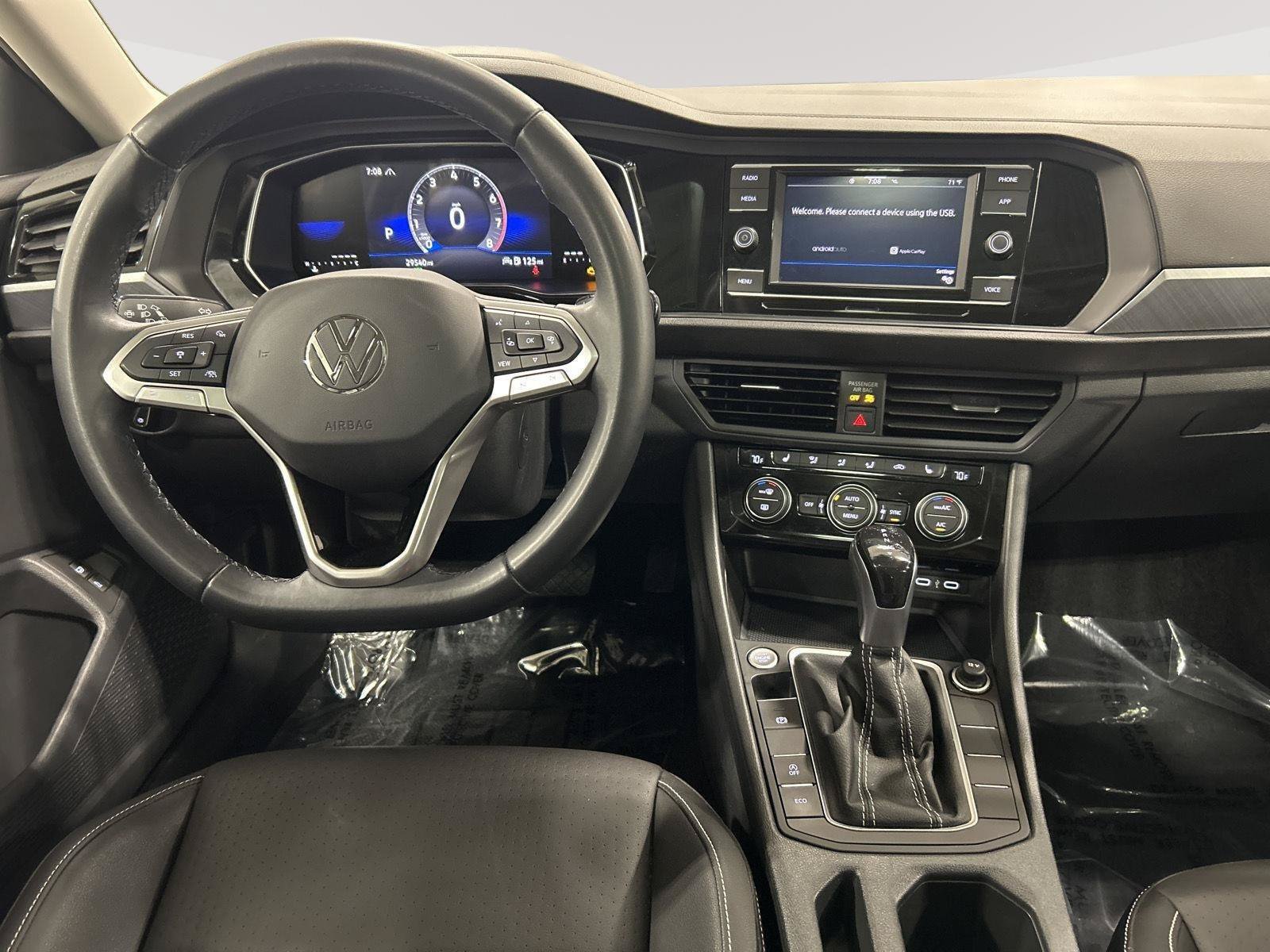 Used 2023 Volkswagen Jetta SE FWD image 15