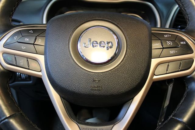 Used 2017 Jeep Cherokee Latitude w/ Cold Weather Group AWD/4WD image 20