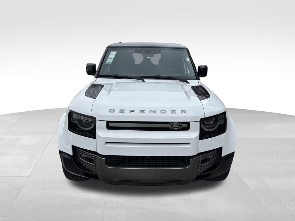 New 2024 Land Rover Defender 130 X-Dynamic SE image 4