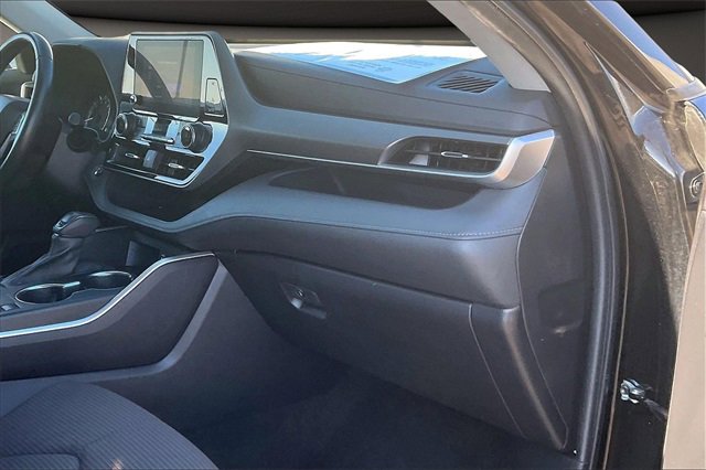 Used 2023 Toyota Highlander LE image 15