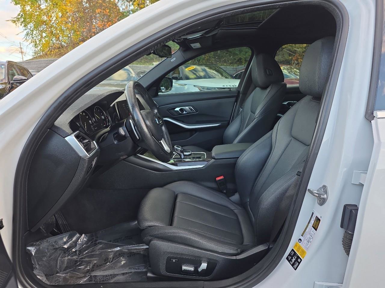 Used 2019 BMW 330i xDrive Sedan w/ Driving Assistance Package image 16