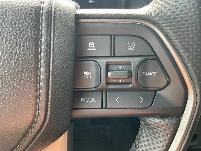 Used 2025 Toyota Tundra Limited AWD/4WD image 23