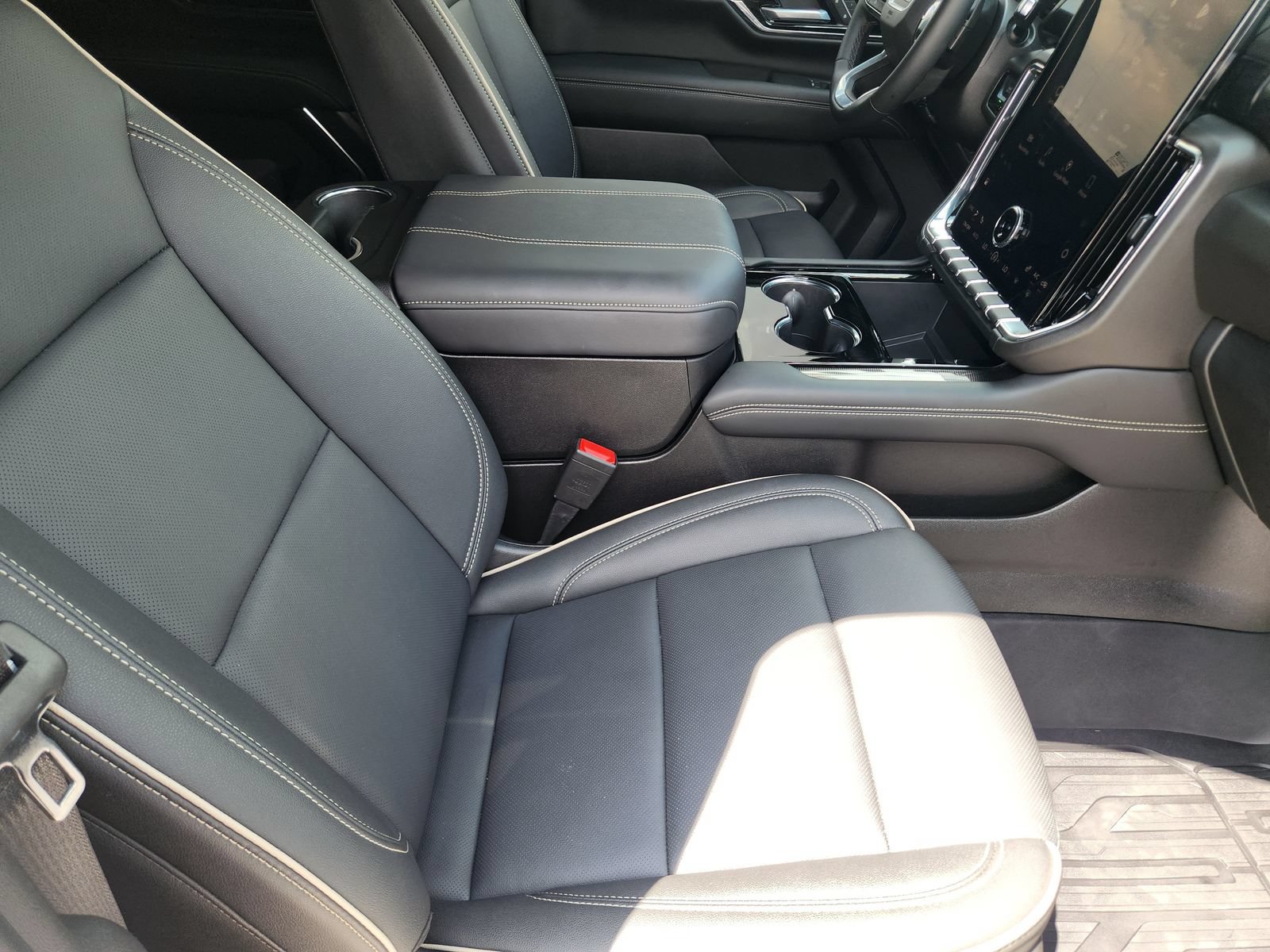 Certified 2026 GMC Yukon Elevation w/ LPO, Floor Liner Package RWD image 15