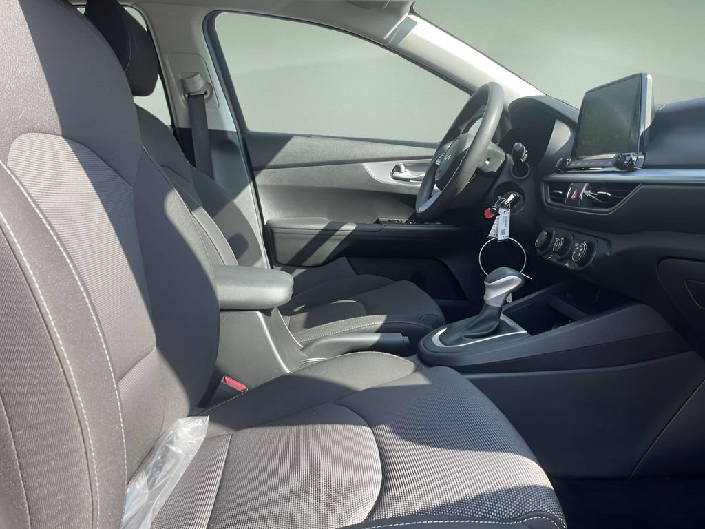 Used 2022 Kia Forte LXS FWD image 8