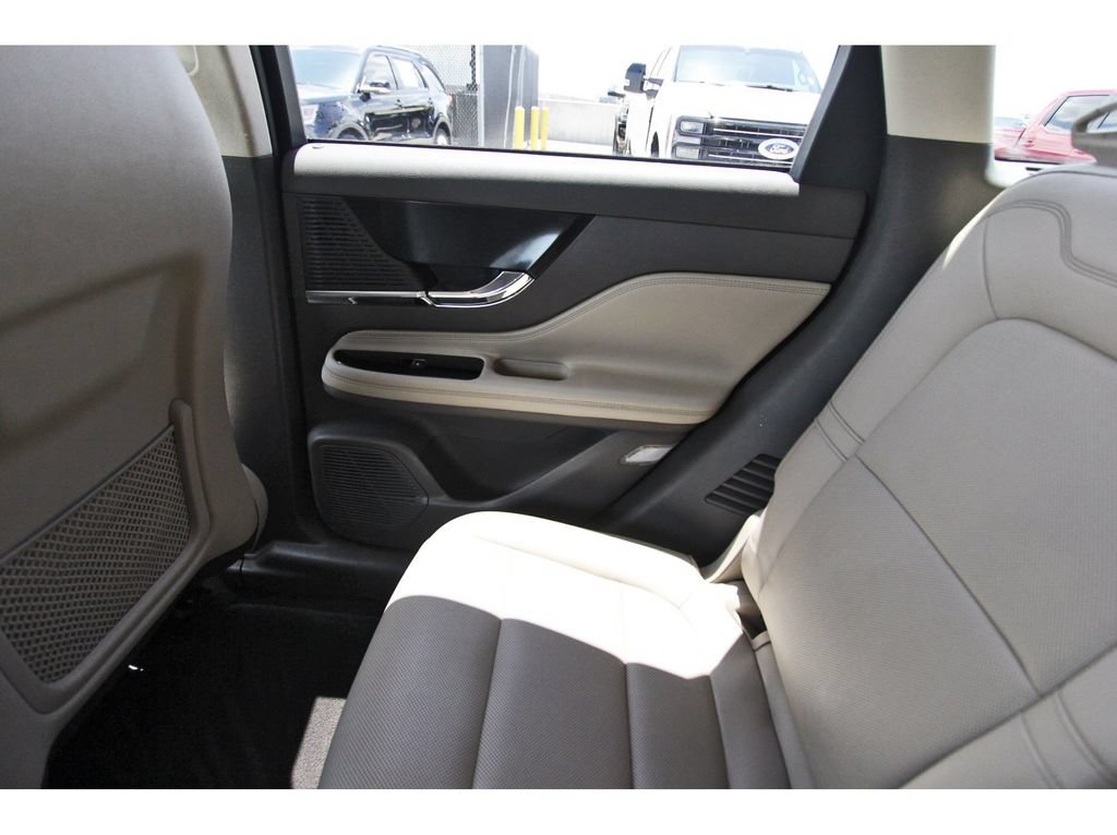 Used 2020 Lincoln Corsair FWD w/ Premium Package image 12