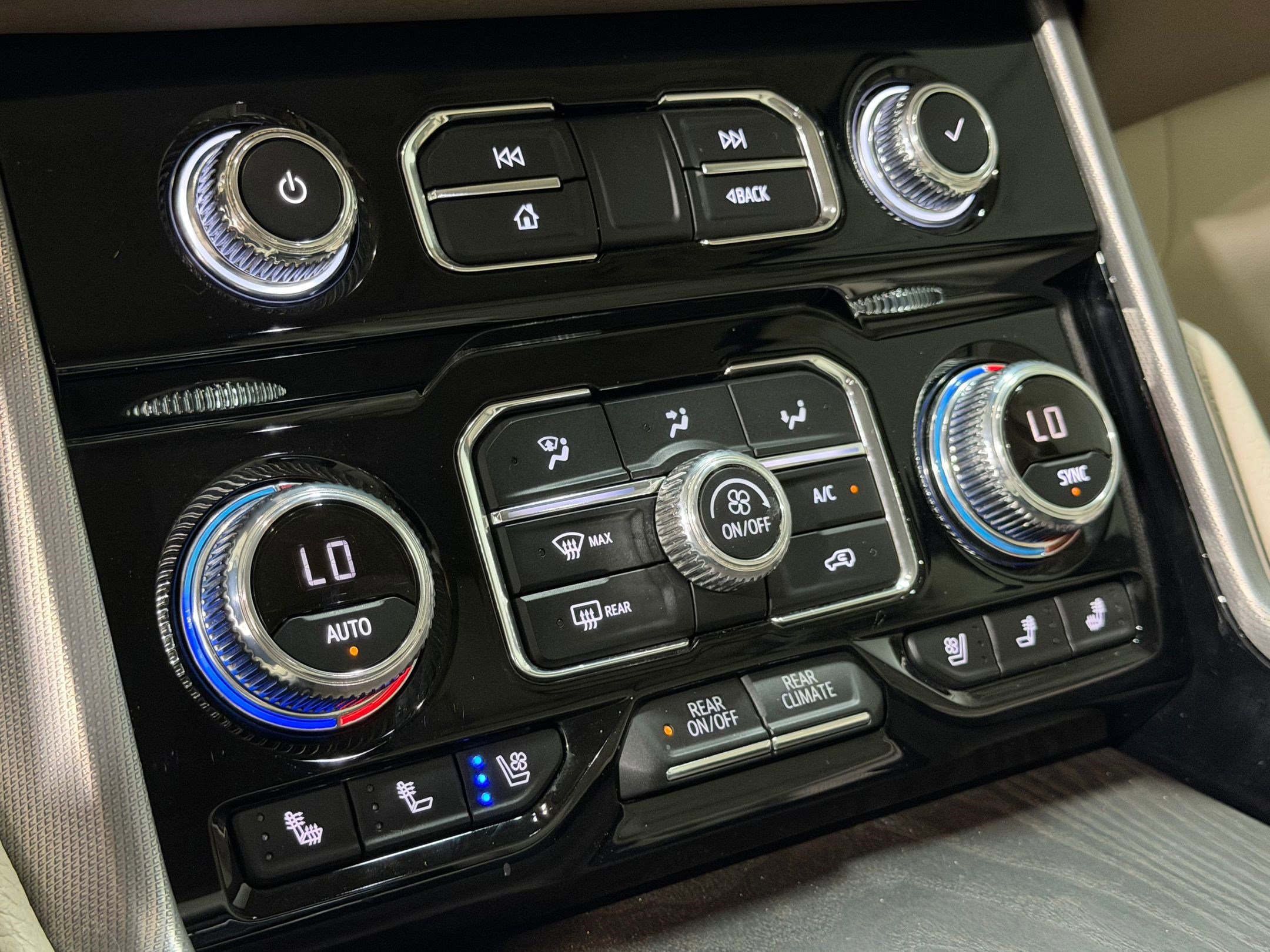 Used 2023 GMC Yukon Denali AWD/4WD image 30
