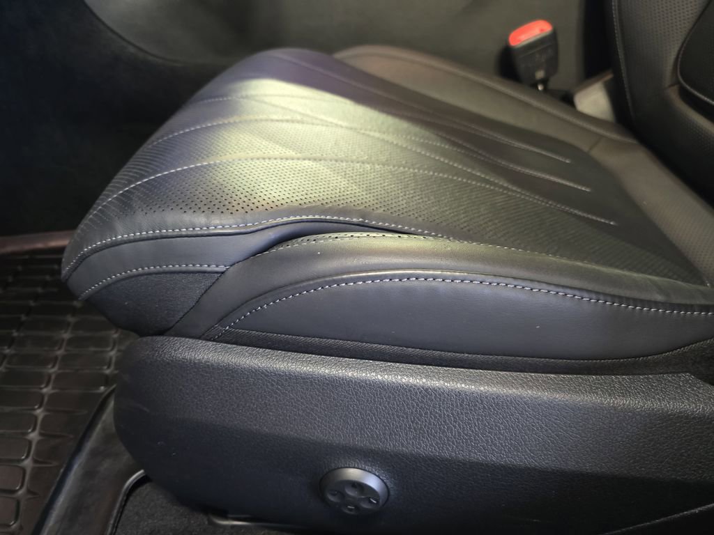 Used 2025 Mercedes-Benz C 36 AMG S image 34