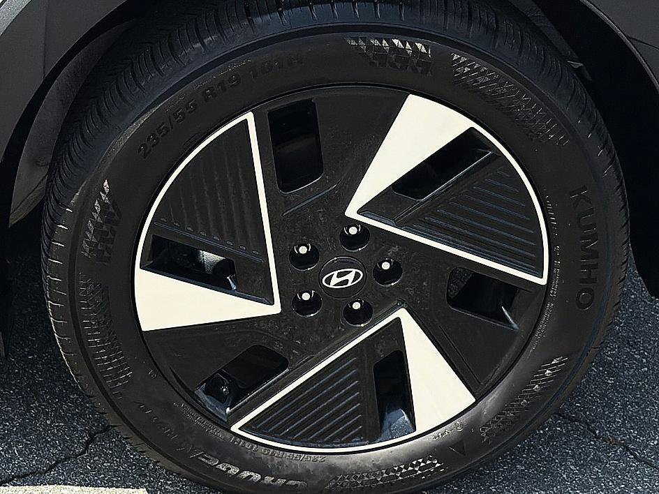 Certified 2025 Hyundai Ioniq 5 SE RWD image 6