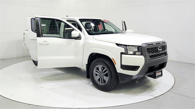Certified 2025 Nissan Frontier SV RWD image 9