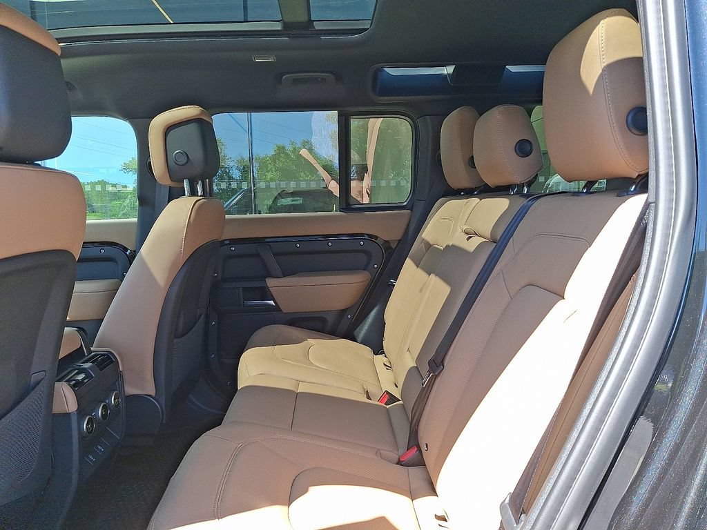 New 2026 Land Rover Defender 110 X-Dynamic SE AWD/4WD image 5