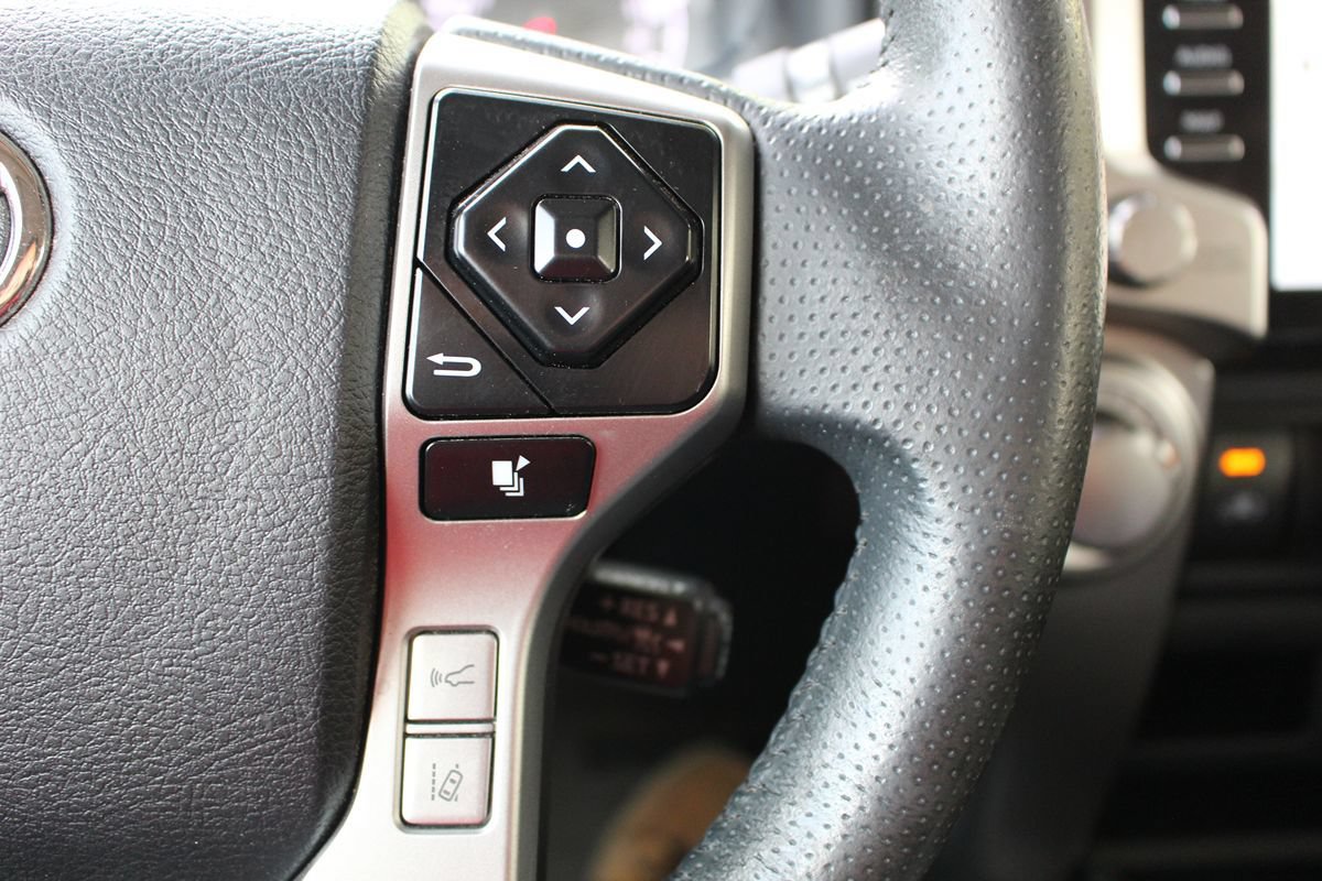 Used 2022 Toyota 4Runner SR5 Premium w/ Moonroof Package AWD/4WD image 28