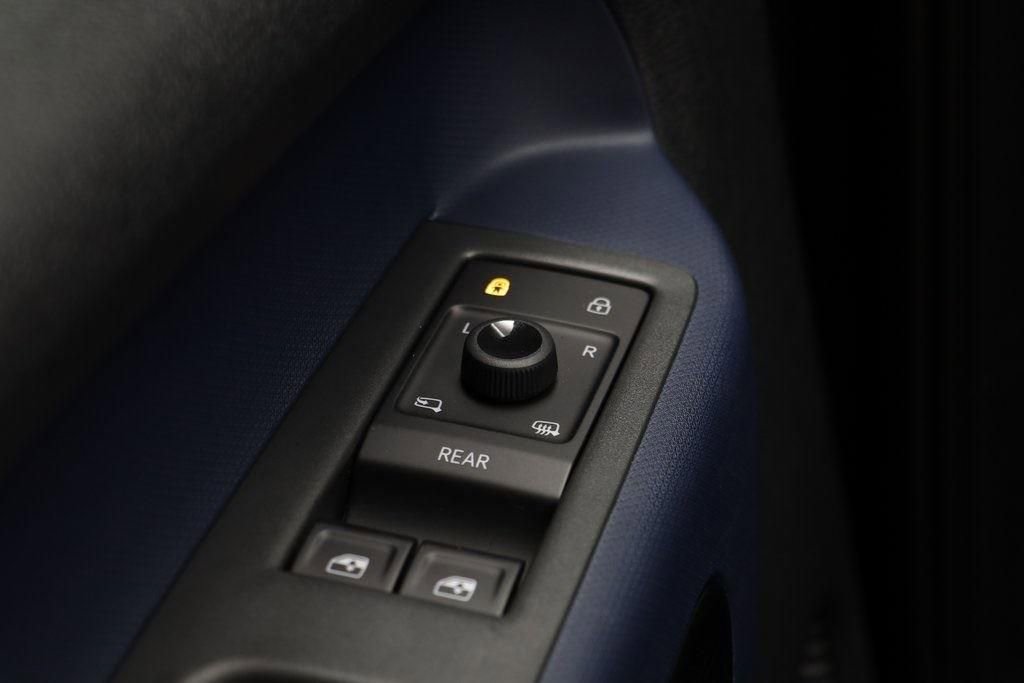 New 2025 Volkswagen ID. Buzz Pro S RWD image 7