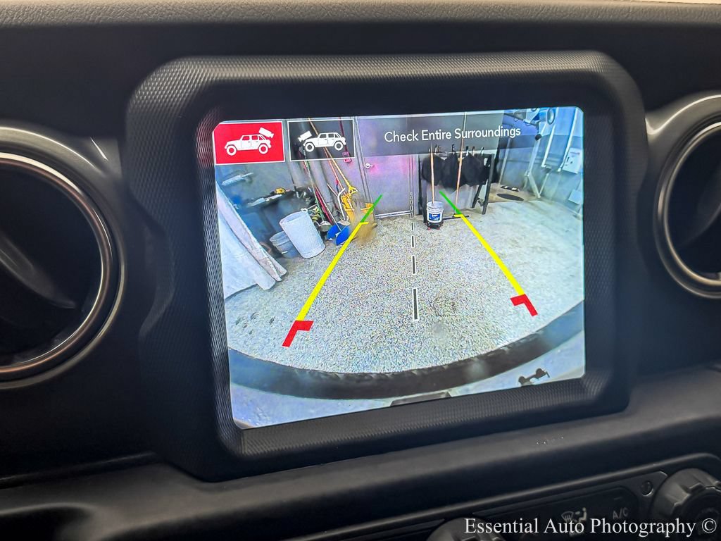 Used 2022 Jeep Wrangler Unlimited Sahara w/ Safety Group AWD/4WD image 17