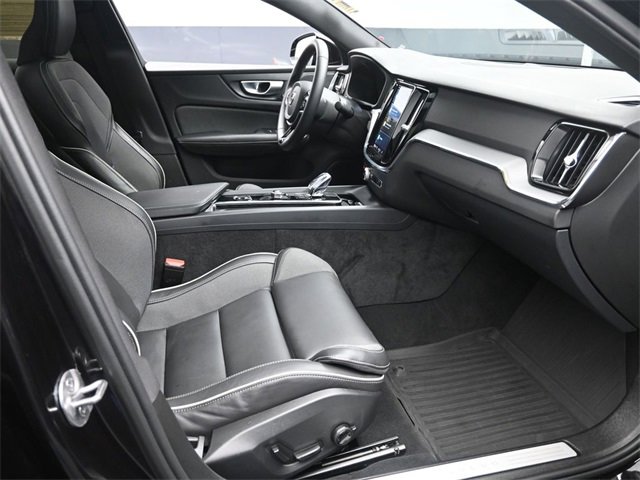 Used 2024 Volvo S60 B5 Plus image 26