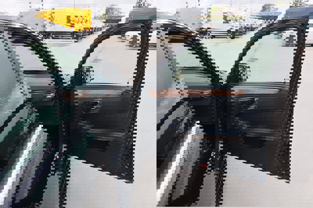 Used 2013 Mercedes-Benz E 350 Sedan image 14