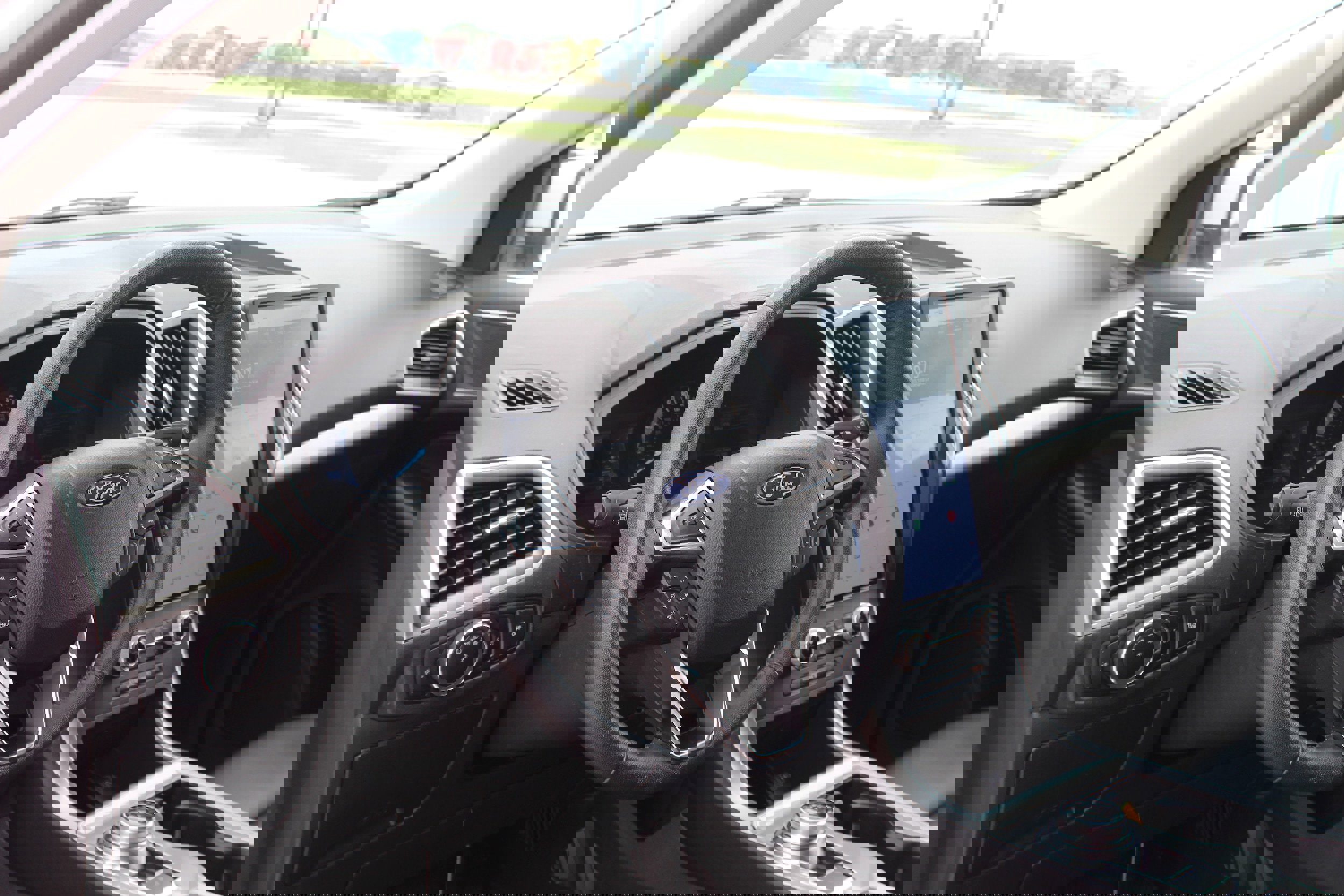 Used 2024 Ford Edge SEL image 16